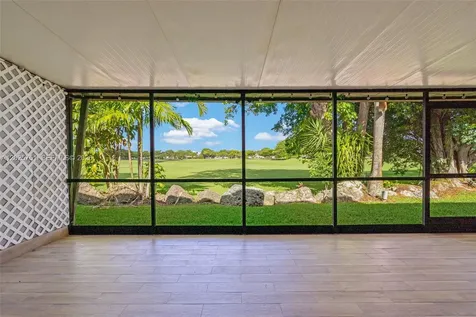 14357 Kendale Lakes Circle Miami FL 33183