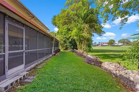 14357 Kendale Lakes Circle Miami FL 33183