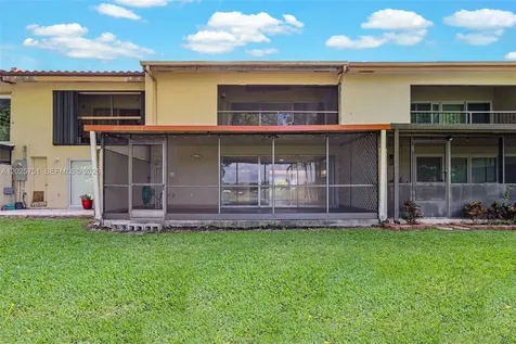 14357 Kendale Lakes Circle Miami FL 33183