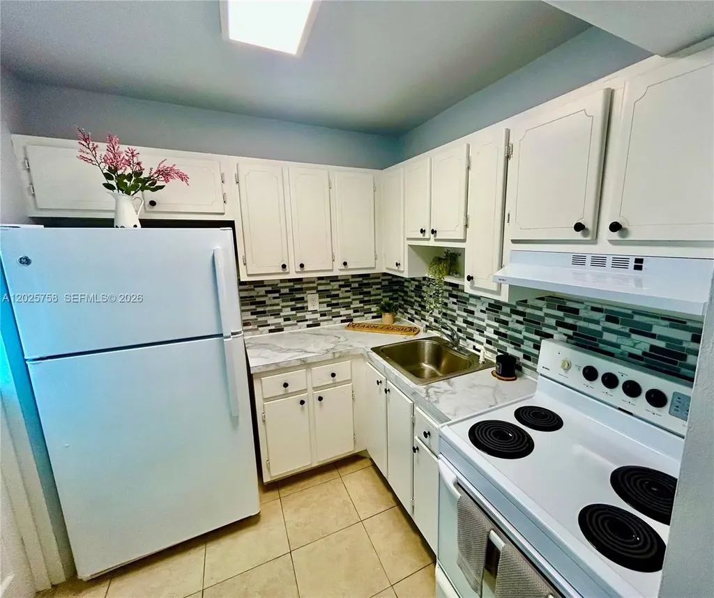 2213 NE 1st Court Boynton Beach FL 33435