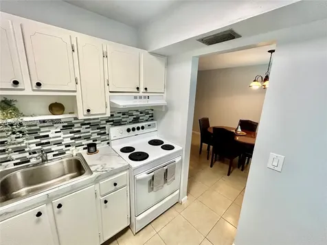 2213 NE 1st Court Boynton Beach FL 33435