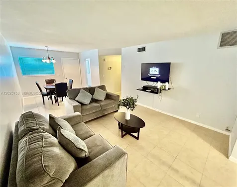 2213 NE 1st Court Boynton Beach FL 33435