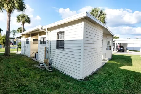 5302 SE 64th Terrace Okeechobee FL 34974