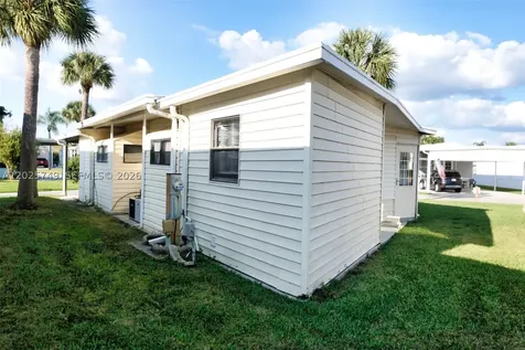 5302 SE 64th Terrace Okeechobee FL 34974