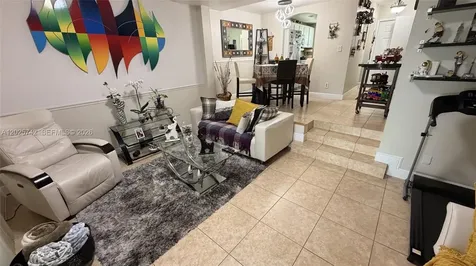Pembroke Pines FL 33024