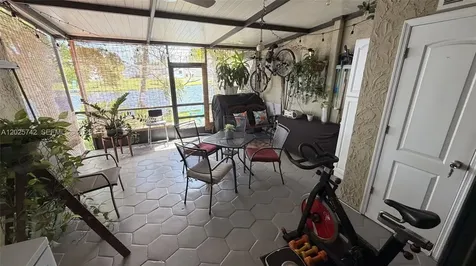 Pembroke Pines FL 33024