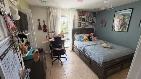 Pembroke Pines FL 33024