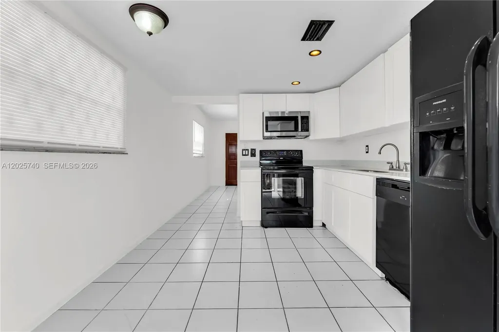 321 SW 1st Court Pompano Beach FL 33060