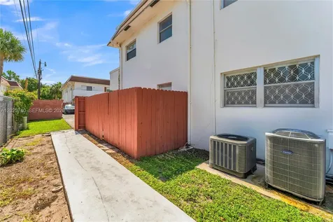 321 SW 1st Court Pompano Beach FL 33060