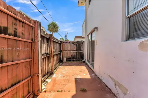321 SW 1st Court Pompano Beach FL 33060