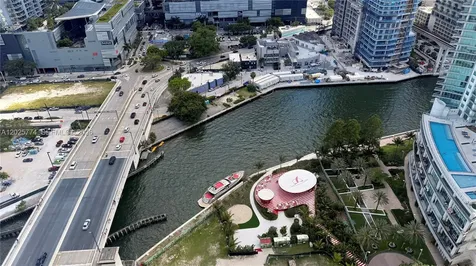 350 S Miami Avenue Miami FL 33130