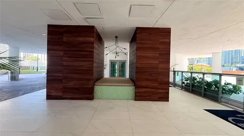 350 S Miami Avenue Miami FL 33130