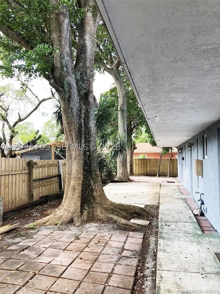 1235 NE 3rd Avenue Fort Lauderdale FL 33304