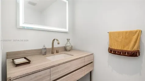 18975 Collins Avenue Sunny Isles Beach FL 33160