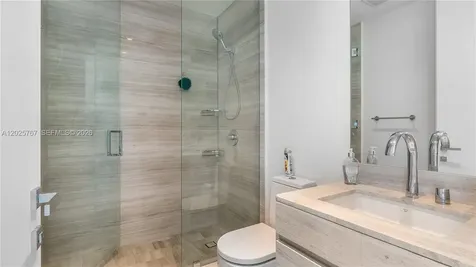 18975 Collins Avenue Sunny Isles Beach FL 33160