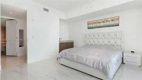 18975 Collins Avenue Sunny Isles Beach FL 33160