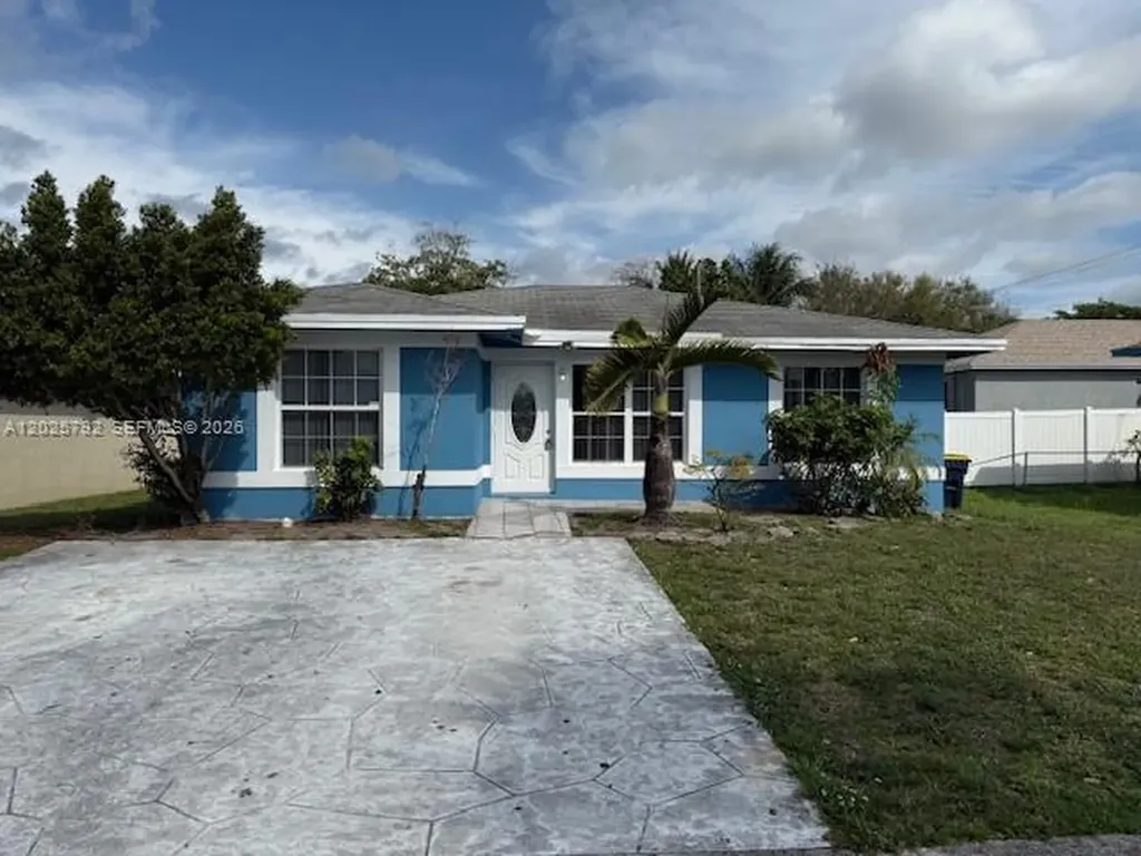 708 SW 9th Street Dania Beach FL 33004