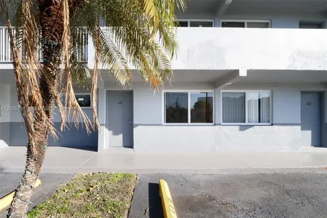 11195 SW 1st Street Sweetwater FL 33174