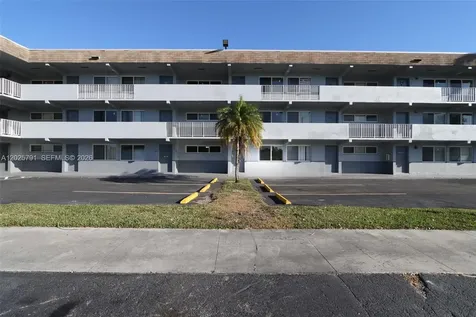 11195 SW 1st Street Sweetwater FL 33174