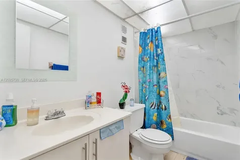 10000 NW 80th Court Hialeah Gardens FL 33016