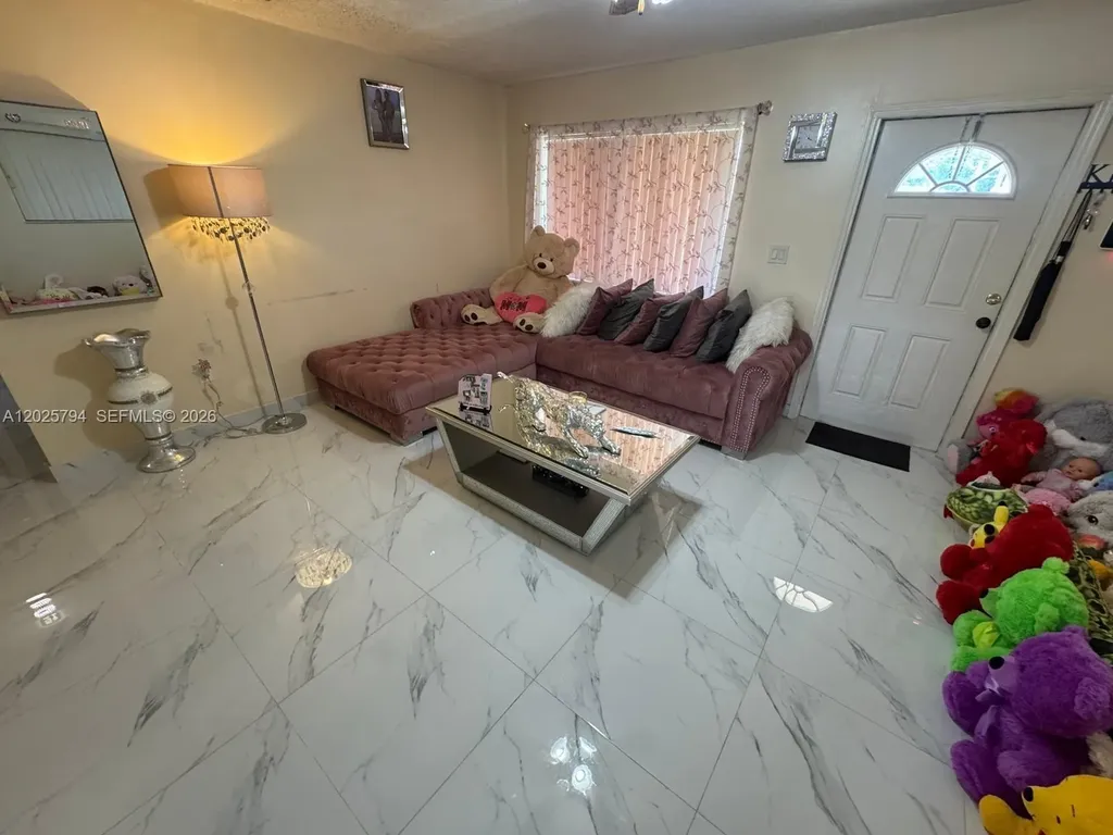 5923 Fillmore Street Hollywood FL 33021