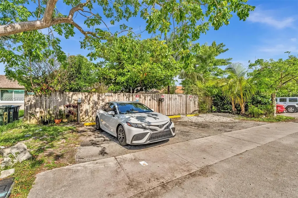 1517 NW 8th Avenue Fort Lauderdale FL 33311