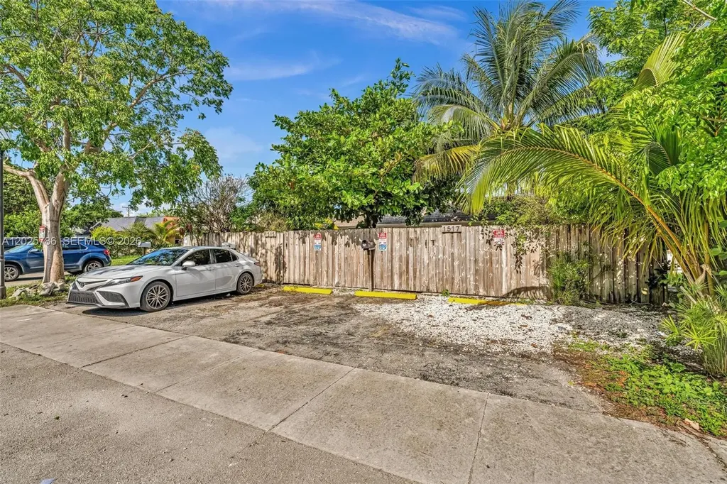 1517 NW 8th Avenue Fort Lauderdale FL 33311