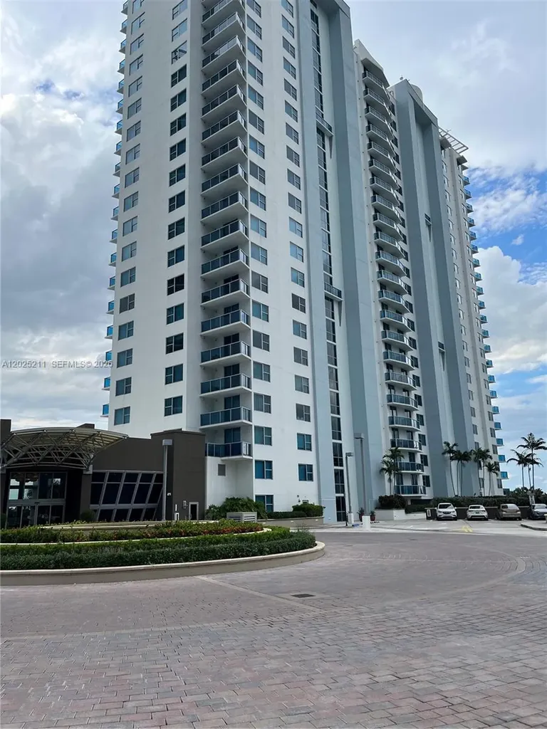 2681 N Flamingo Road Sunrise FL 33323