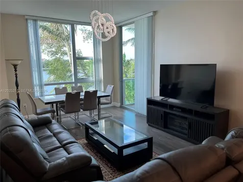 2681 N Flamingo Road Sunrise FL 33323