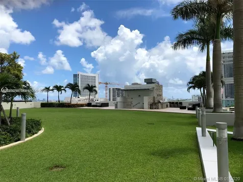 3301 NE 1 Avenue Miami FL 33137