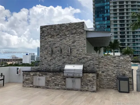 3301 NE 1 Avenue Miami FL 33137