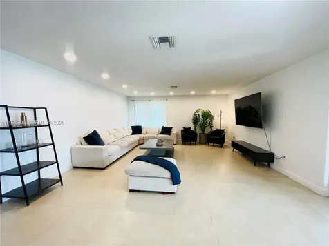 18962 SW 94th Avenue Cutler Bay FL 33157