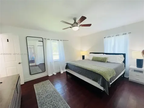 18962 SW 94th Avenue Cutler Bay FL 33157