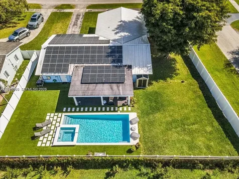 18962 SW 94th Avenue Cutler Bay FL 33157