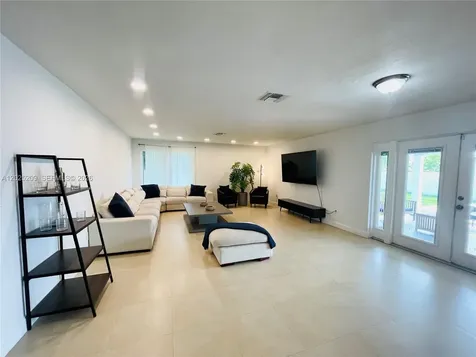 18962 SW 94th Avenue Cutler Bay FL 33157