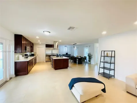 18962 SW 94th Avenue Cutler Bay FL 33157