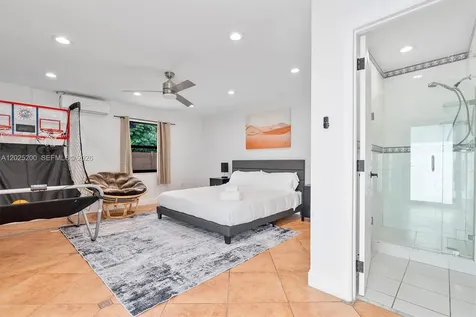 North Miami Beach FL 33162