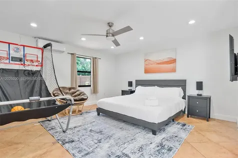 North Miami Beach FL 33162
