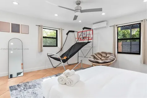 North Miami Beach FL 33162