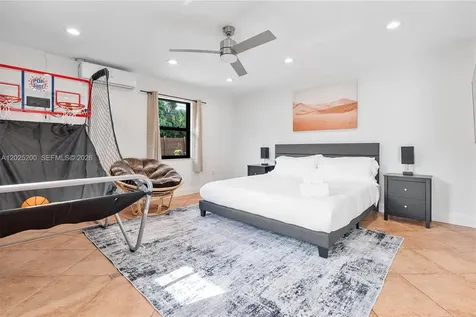 North Miami Beach FL 33162