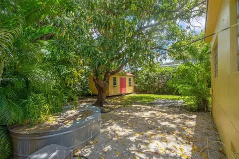 1811 SW 17th Terrace Miami FL 33145