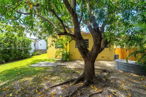 1811 SW 17th Terrace Miami FL 33145