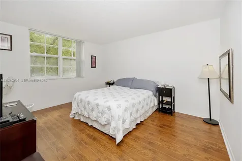 19555 E Country Club Drive Aventura FL 33180