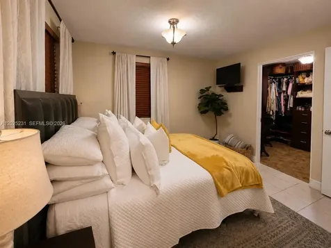 11425 SW 43rd Terrace Miami FL 33165