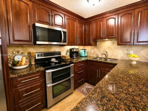 11425 SW 43rd Terrace Miami FL 33165