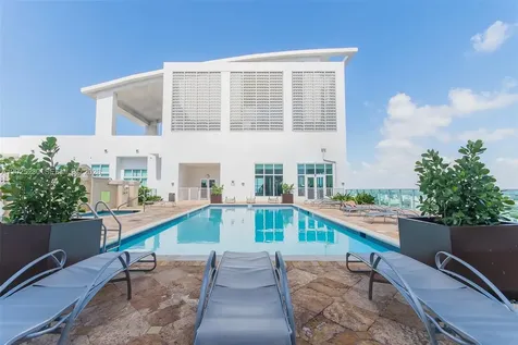 133 NE 2nd Avenue Miami FL 33132