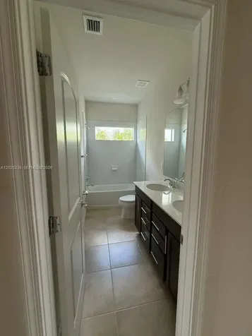 2163 S Appleton Circle S Oakland Park FL 33309