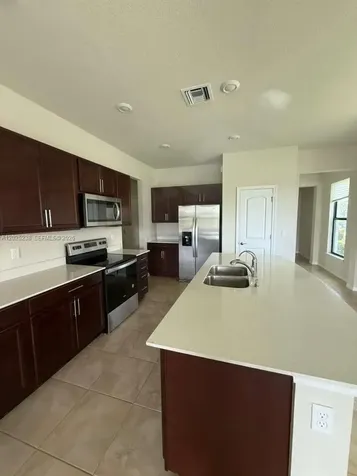 2163 S Appleton Circle S Oakland Park FL 33309