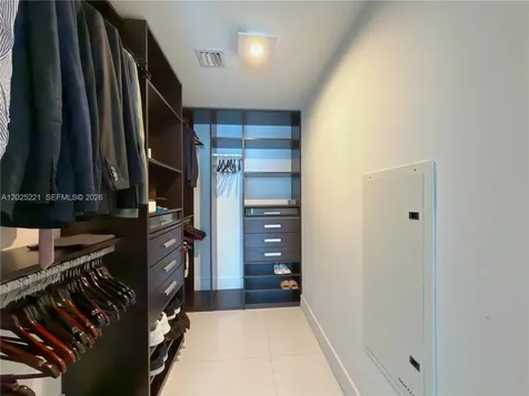 200 Biscayne Boulevard Way Miami FL 33131