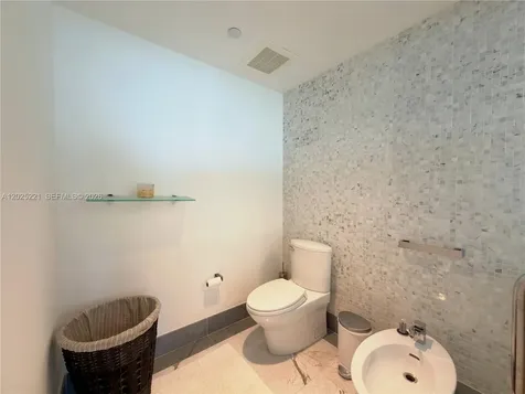 200 Biscayne Boulevard Way Miami FL 33131